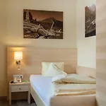 Family & Kaerntnerhof Otel 4*