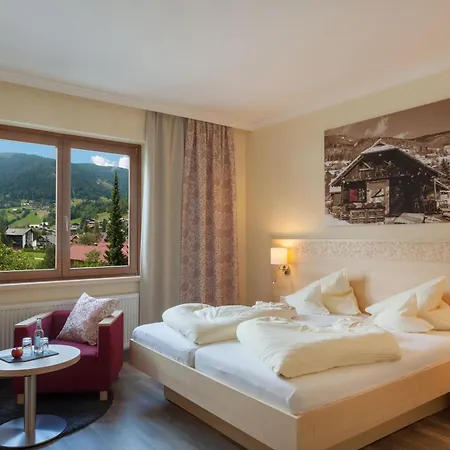 Hotel Family & Kaerntnerhof 4*