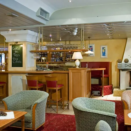 Family & Kaerntnerhof Szálloda 4*