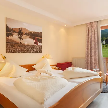 Family & Kaerntnerhof Hotel 4*