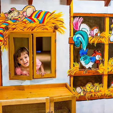 Family & Kaerntnerhof