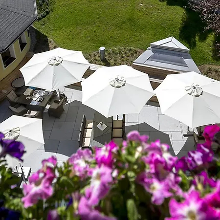 Family & Kaerntnerhof Szálloda 4*