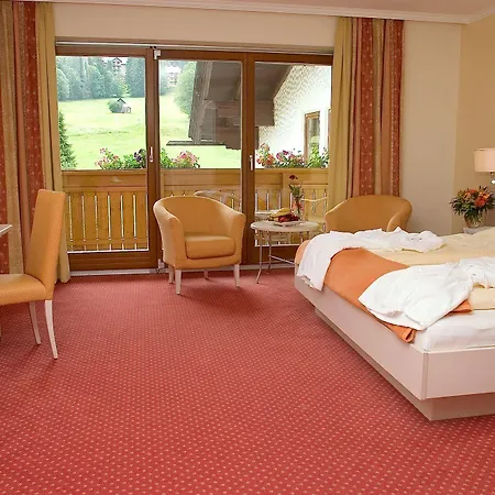 Family & Kaerntnerhof Hotel 4*