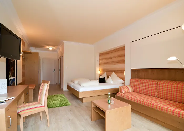 Family & Kaerntnerhof Szálloda 4*