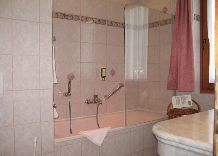 Family & Kaerntnerhof Szálloda 4*