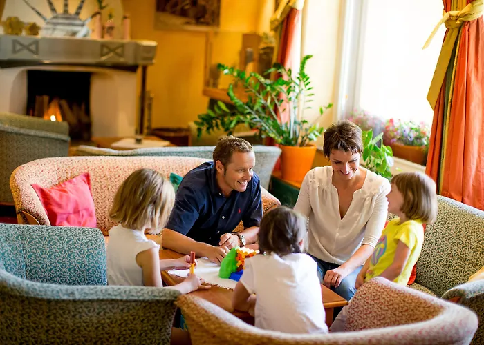 Family & Kaerntnerhof Готель