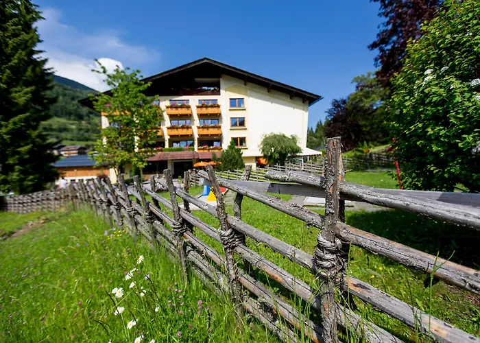 Family & Kaerntnerhof 4*