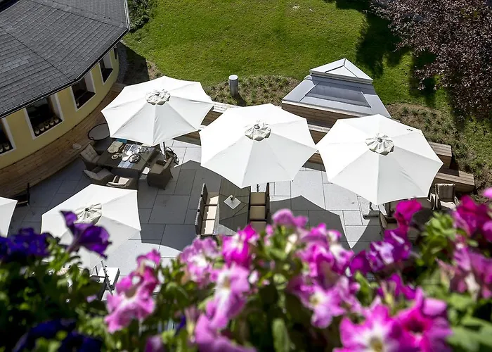 Family & Kaerntnerhof Готель 4*